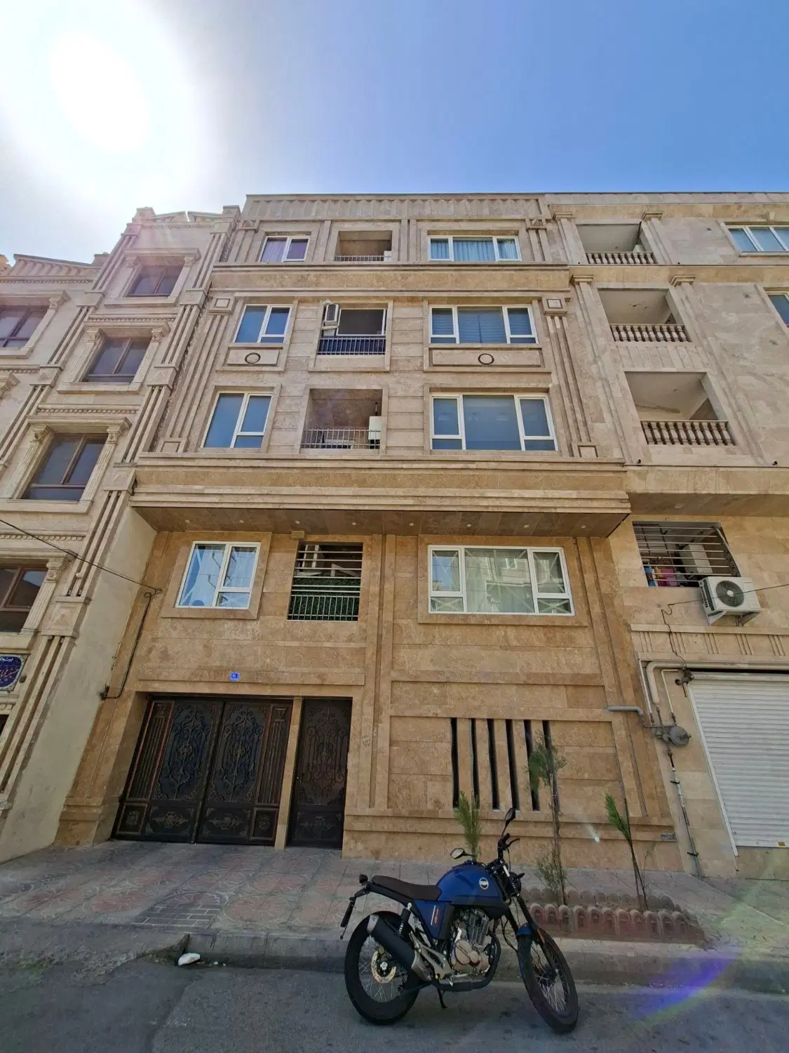 اندیشه فاز1_پارکینگ_آسانسور_نوساز