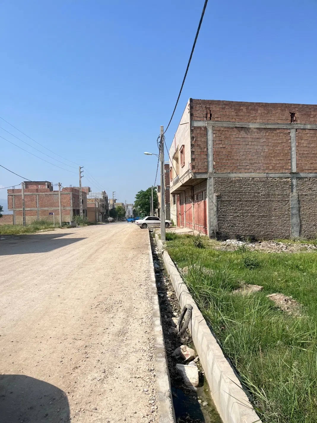 زمین مسکونی و تجاری