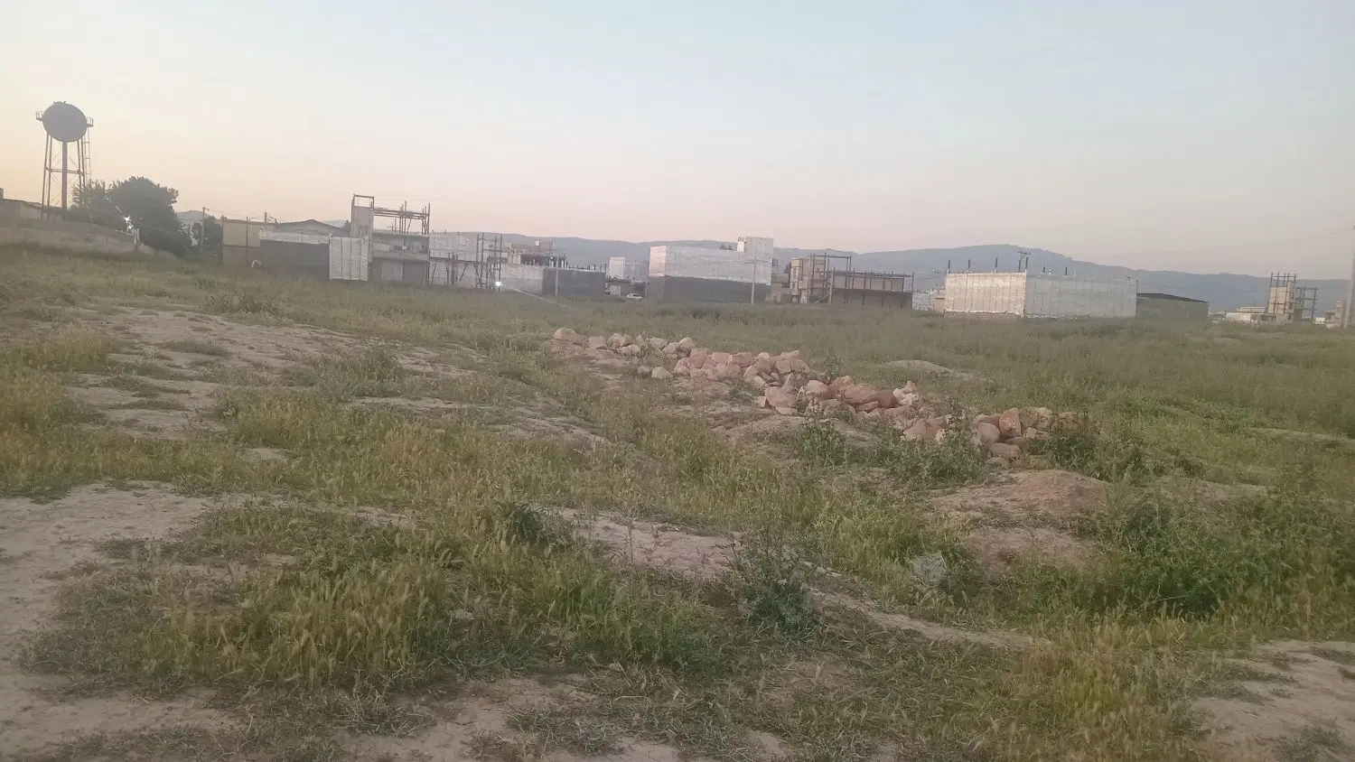 زمین فروشی