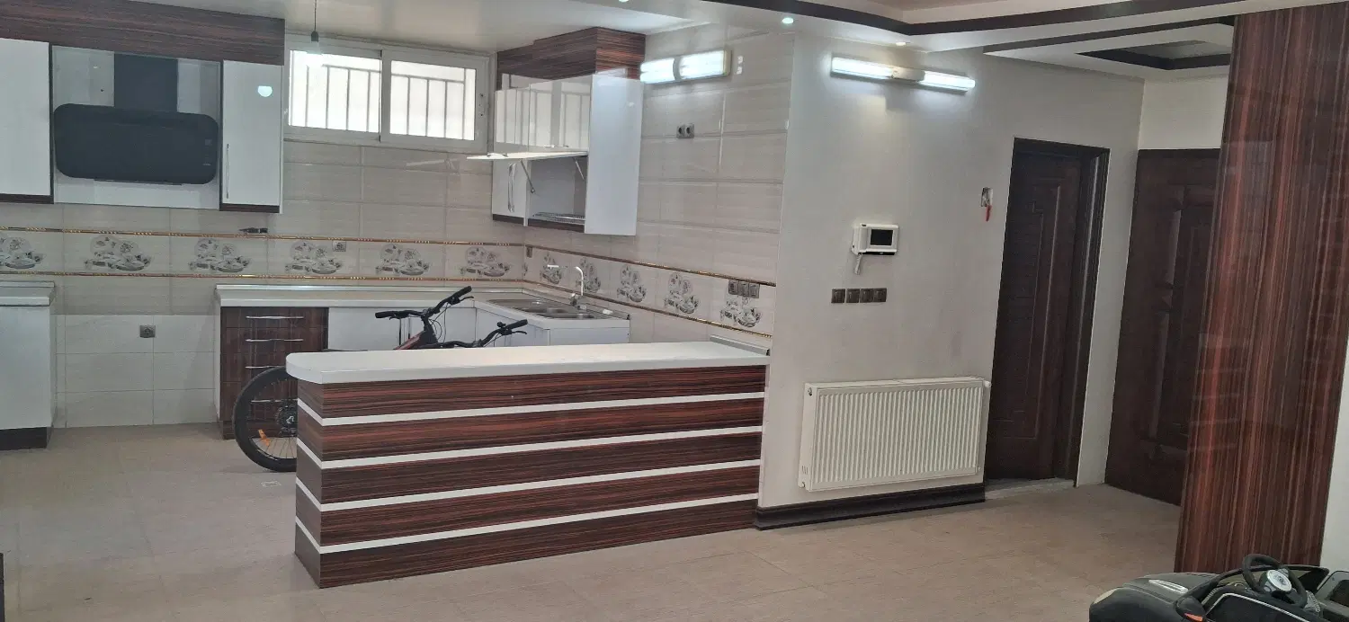 واحد همکف با راه اختصاصی و راه مشترک در درچه