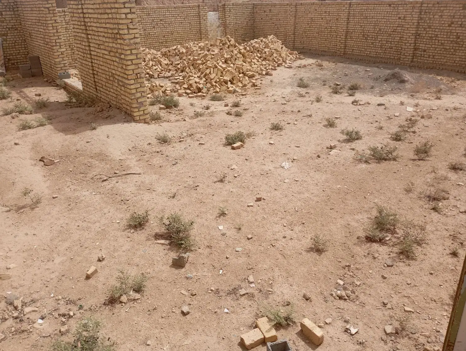 زمین فروشی