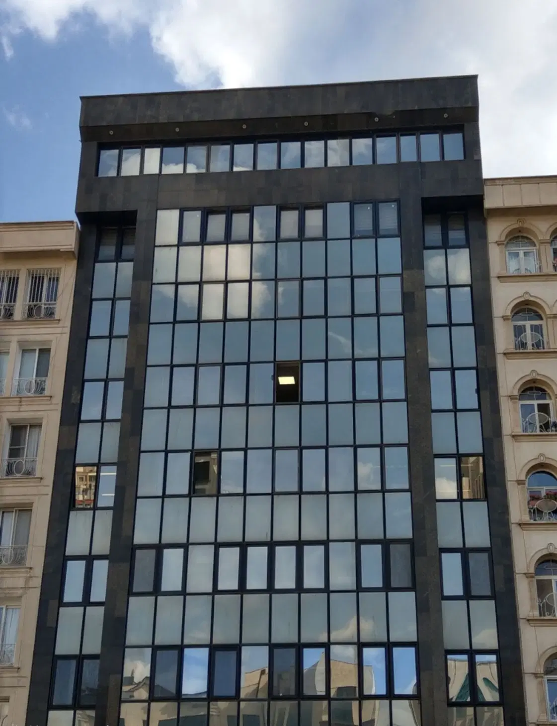 1100متر مستغلات سند اداری یکجا ایرانشهرنجات اللهی