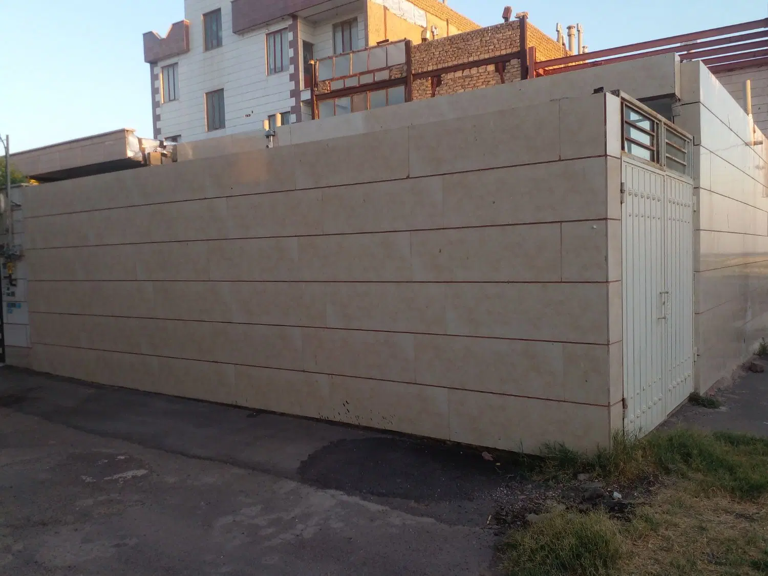 خانه نیمه کاره ناصراباد