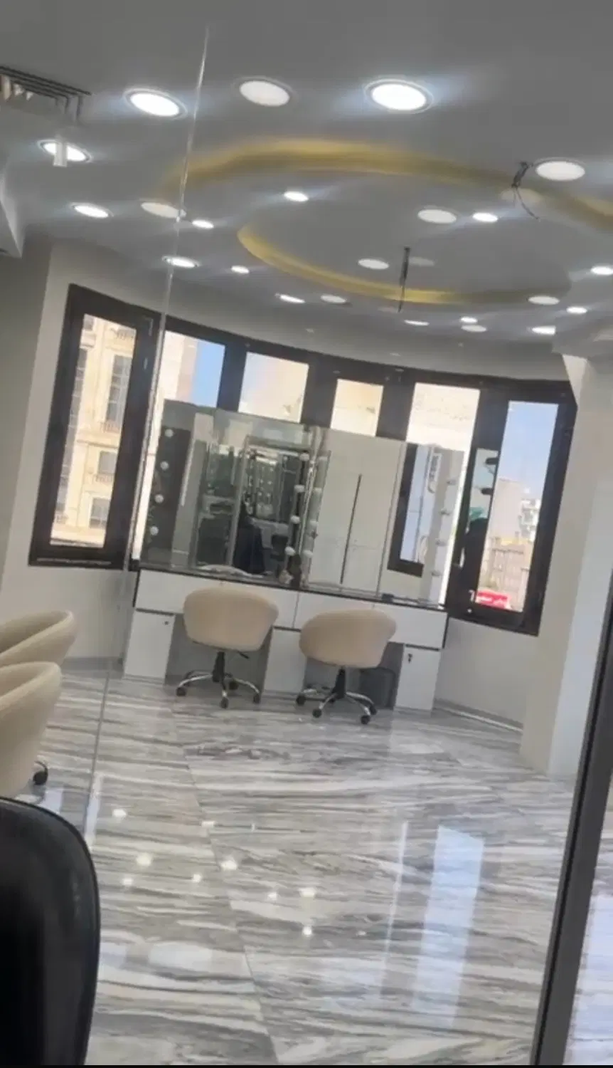 اجاره اتاق اکواریومی دورتادور شیشه