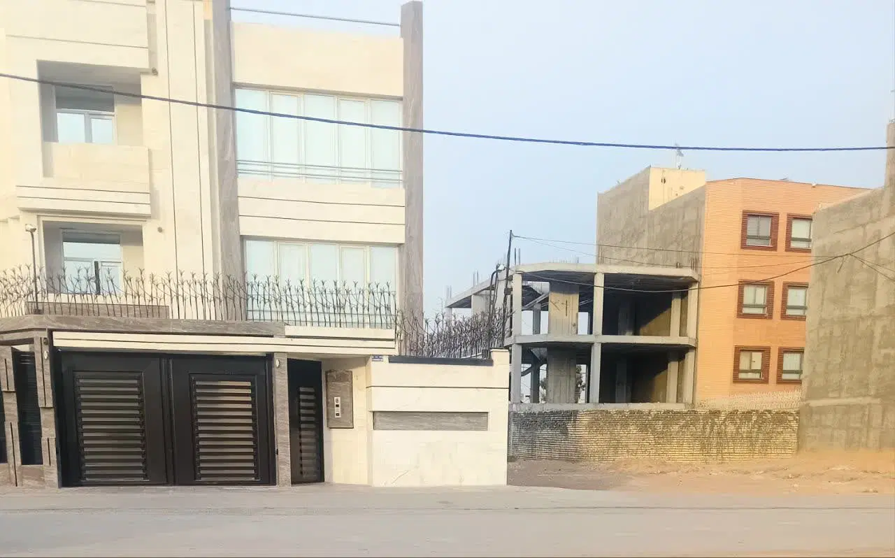 فروش۲۰۰مترزمین مسکونی آماده ساخت باپروانه