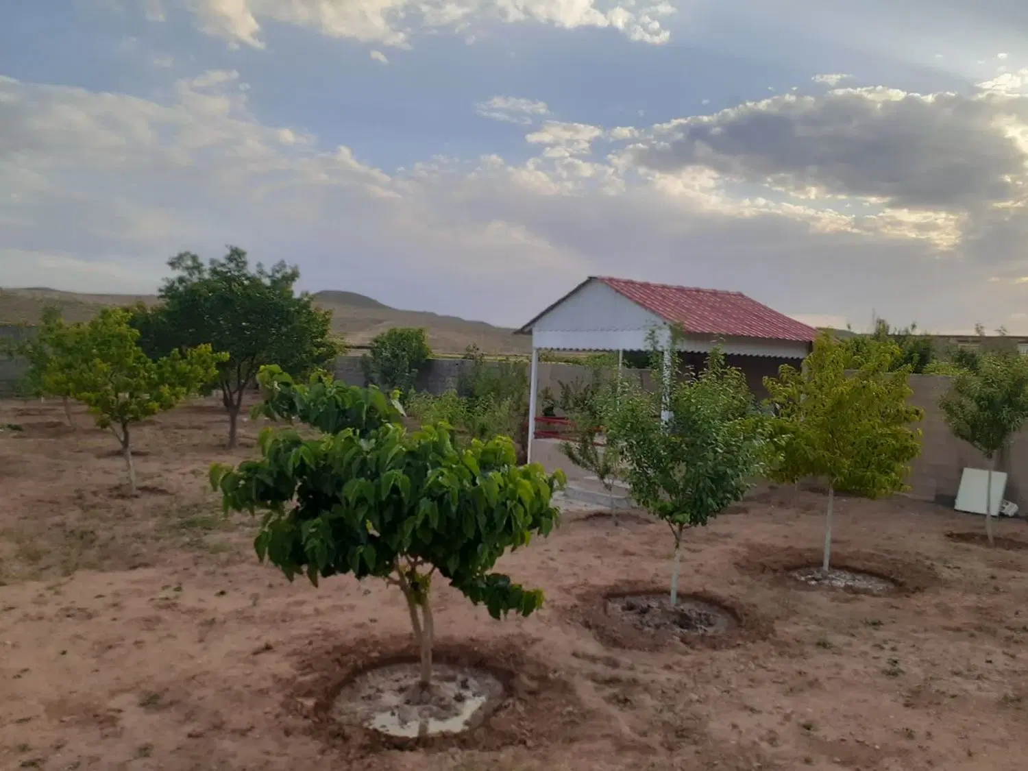 باغ ۱۰۰۰ متری امان اباد
