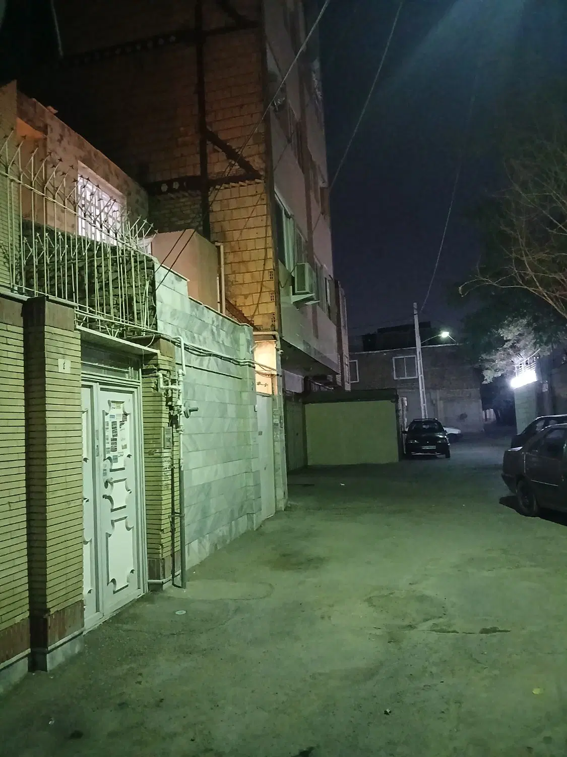 آپارتمان ۱۳۰متری طبقه همکف