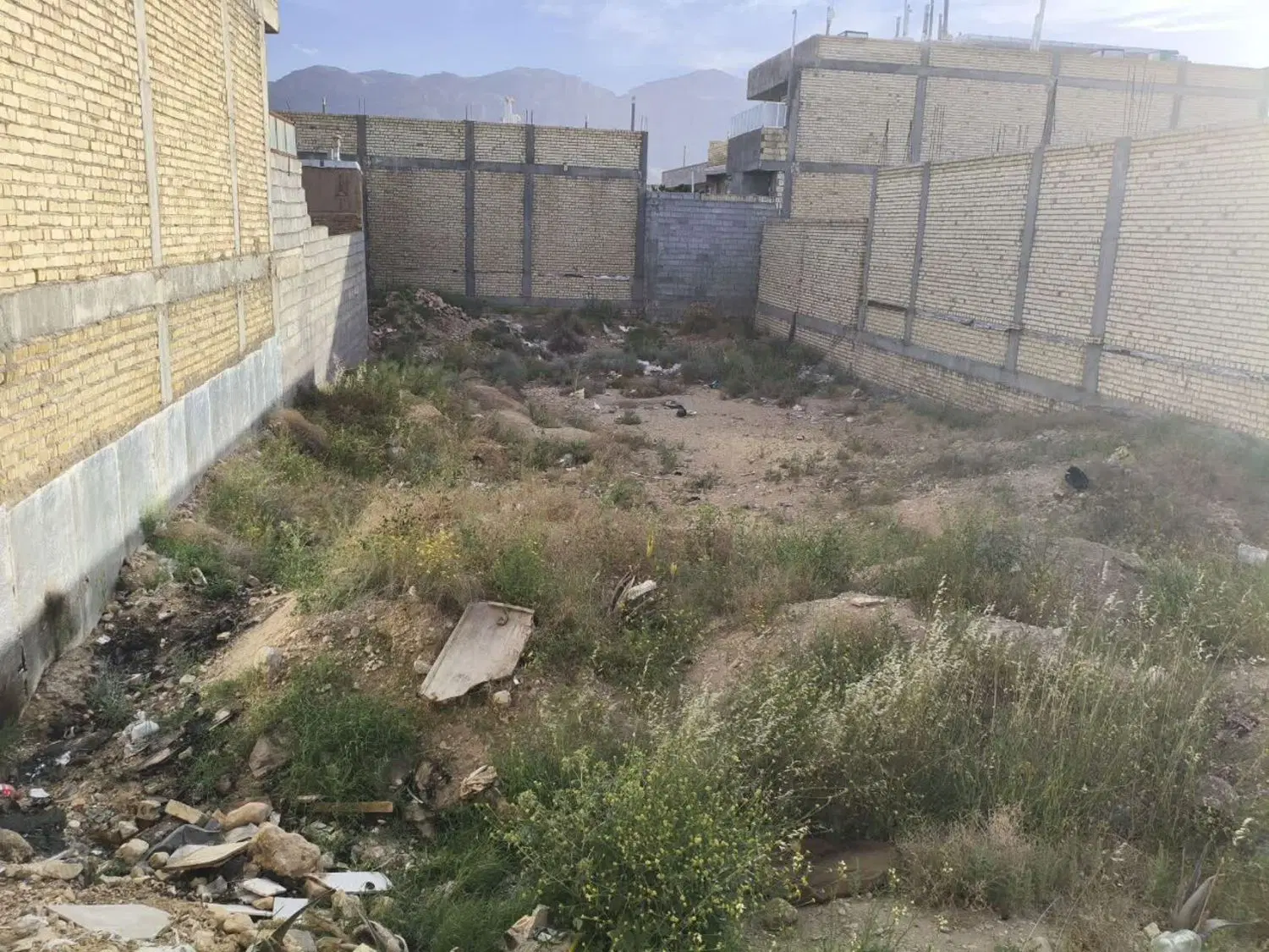 زمین مسکونی