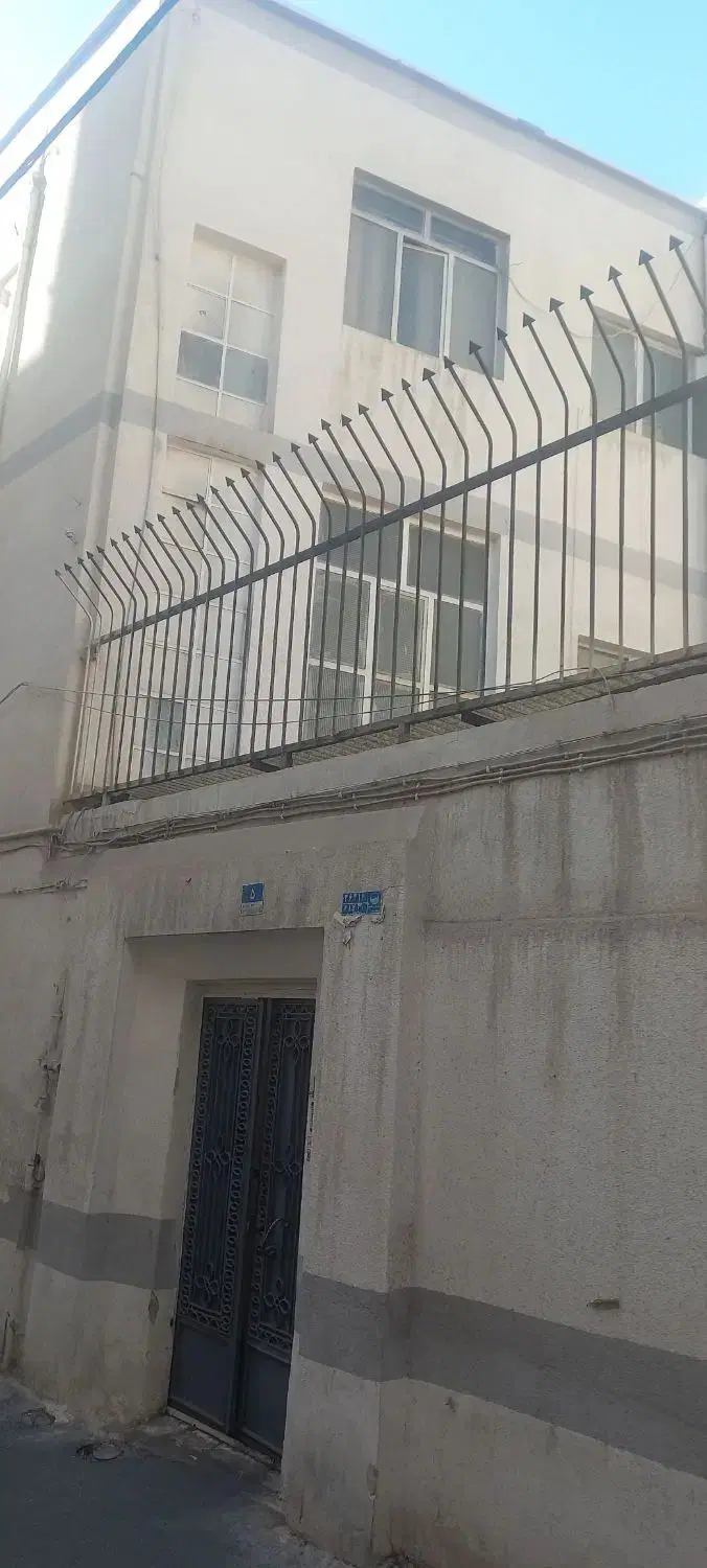 سه طبقه قدیمی