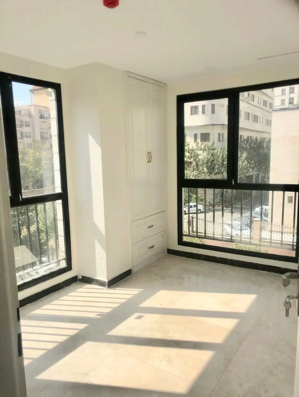 ۹۱متر_۲خوابه_تاپ لوکیشن_نوساز _ سرمایه گذاری