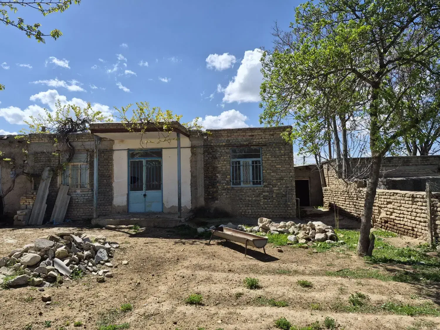 فروش یه  خانه مسکن در آشخانه روستایی مهمانک