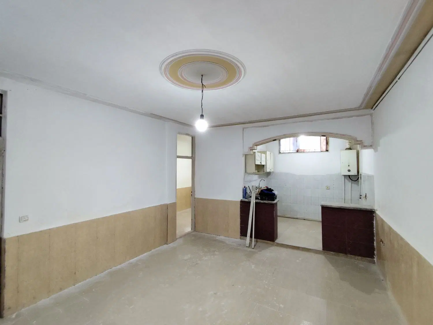 خانه 50 متری با حیاط نقلی دربست