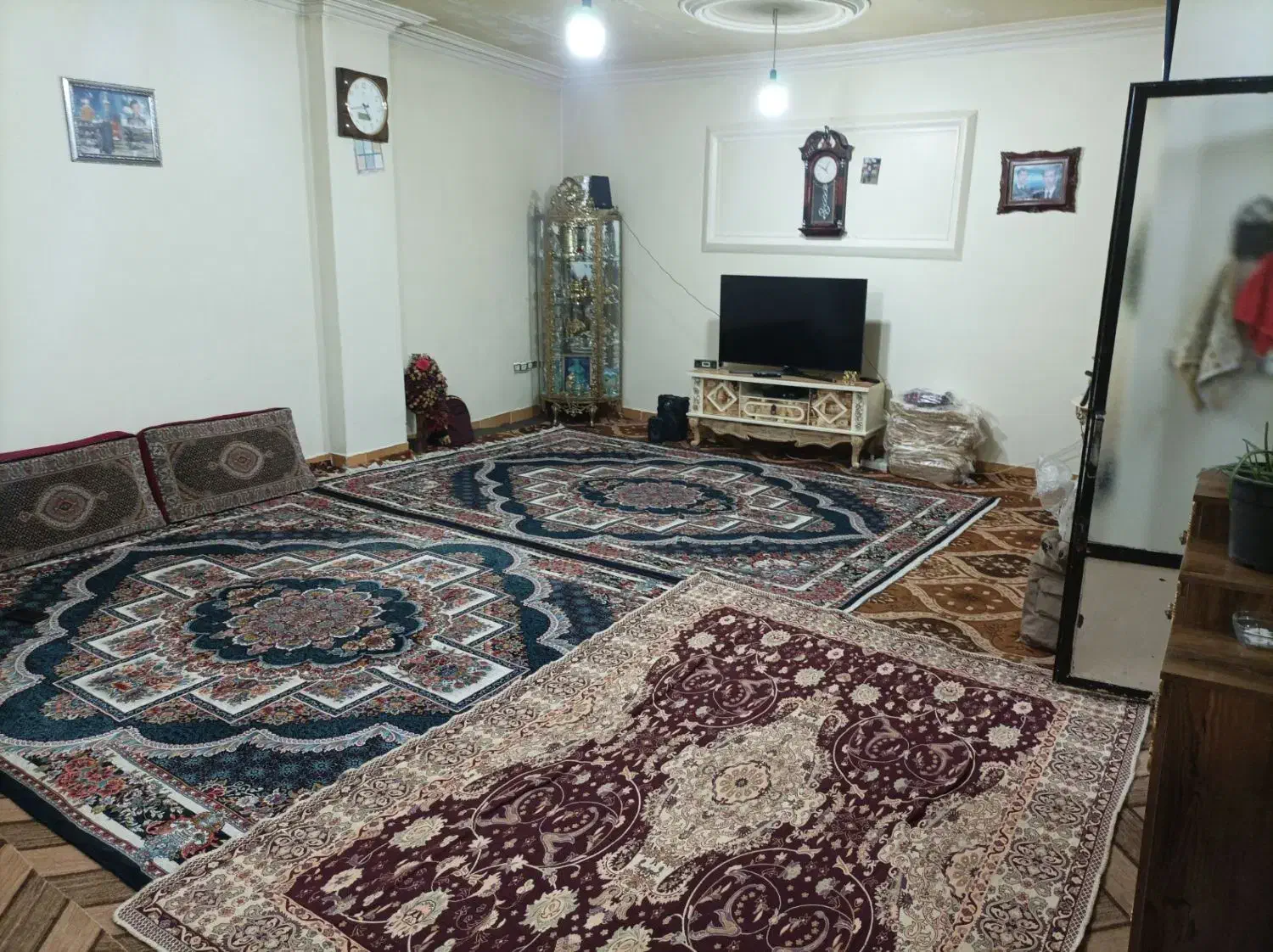 حیاط تمام رهن مناسب خانواده ومجردی110متر درمنبح آب
