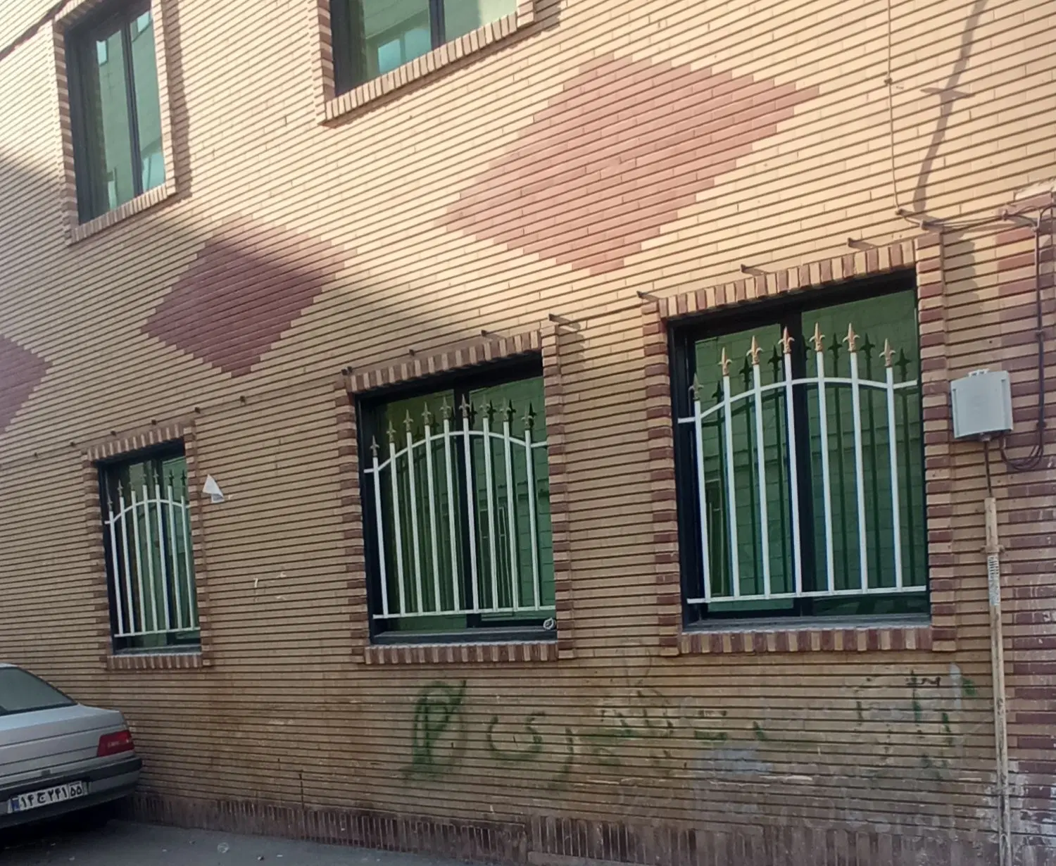 آپارتمان سند دار عرصه و اعیان .پاکدشت پشت شهرداری