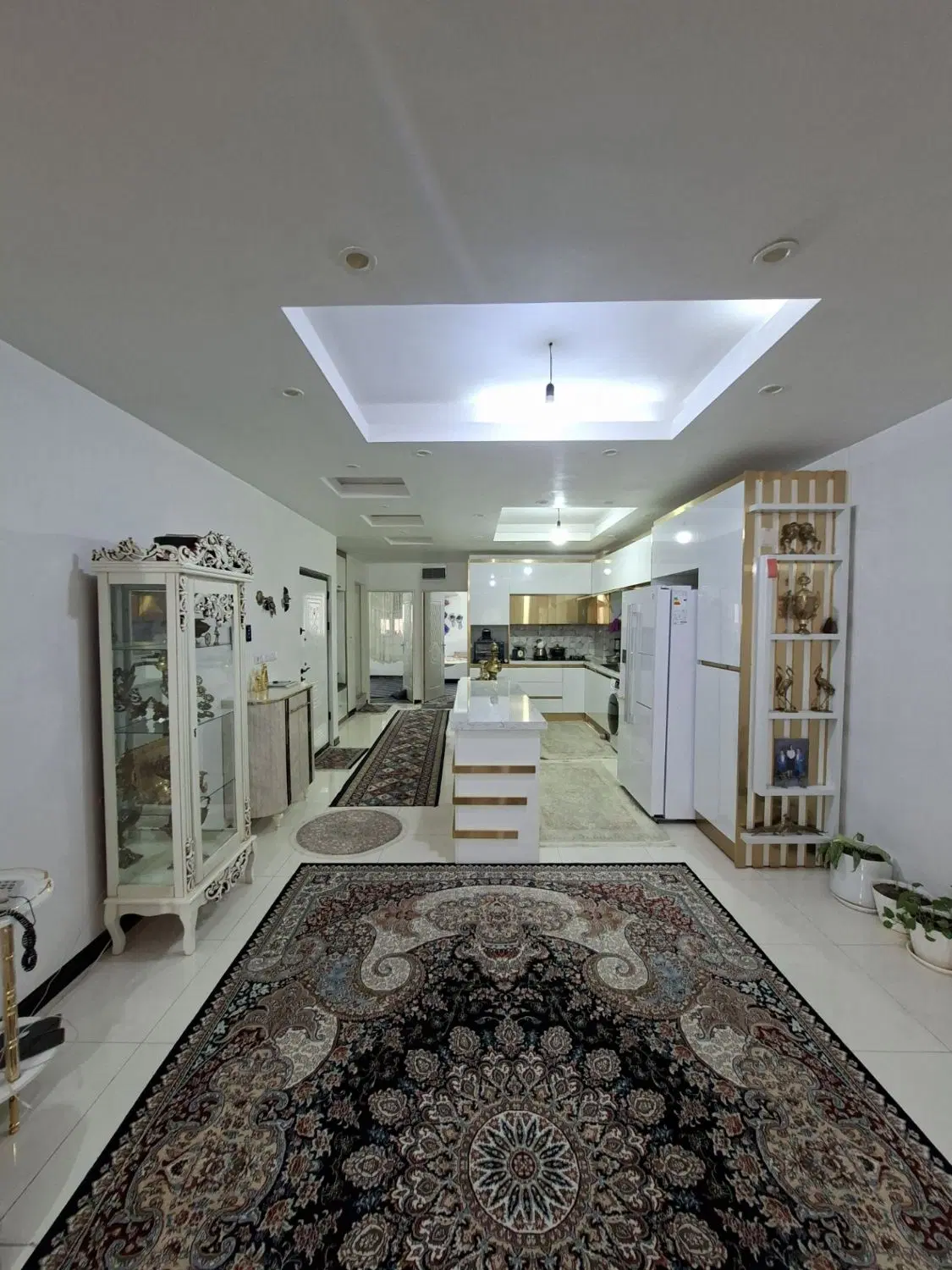 آپارتمان تک واحدی