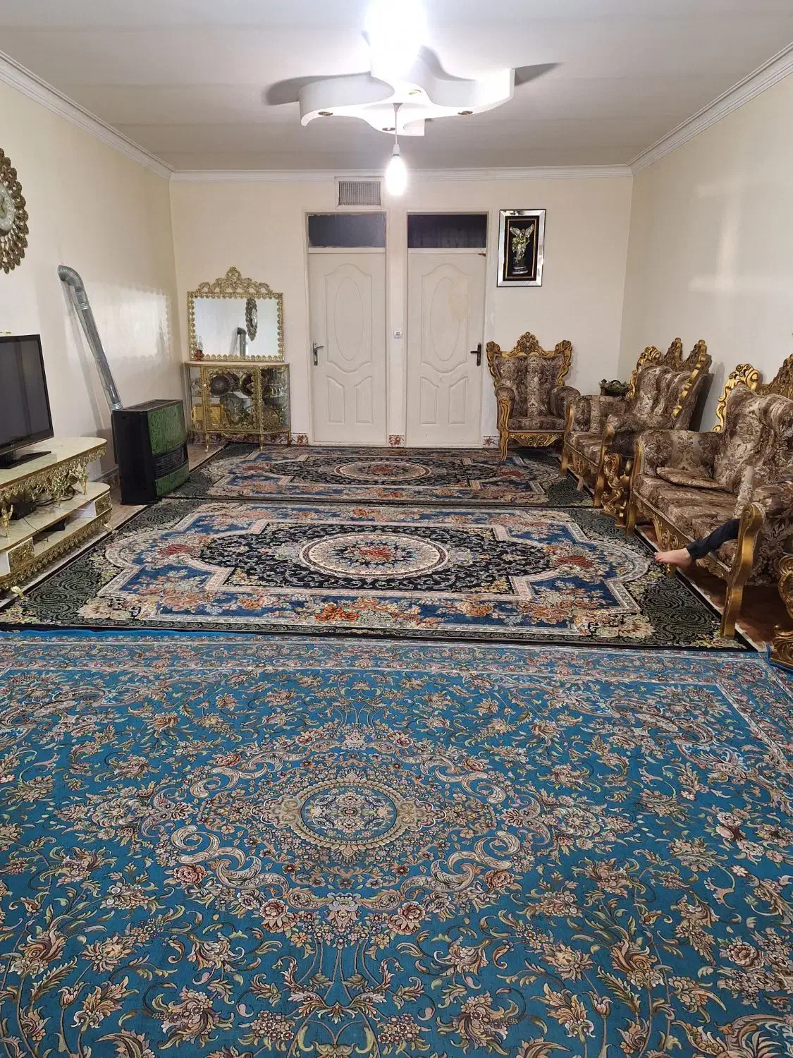 خانه دوطبقه حیاط دار