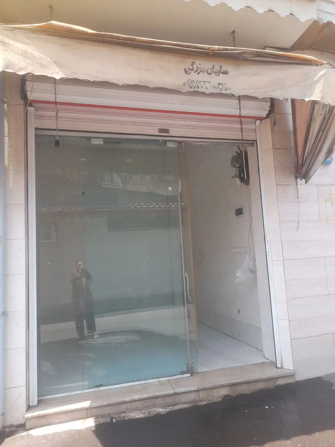 ملک تجاری اجاره داده میشود