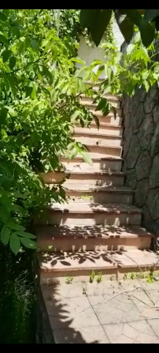 ویلایی دربست