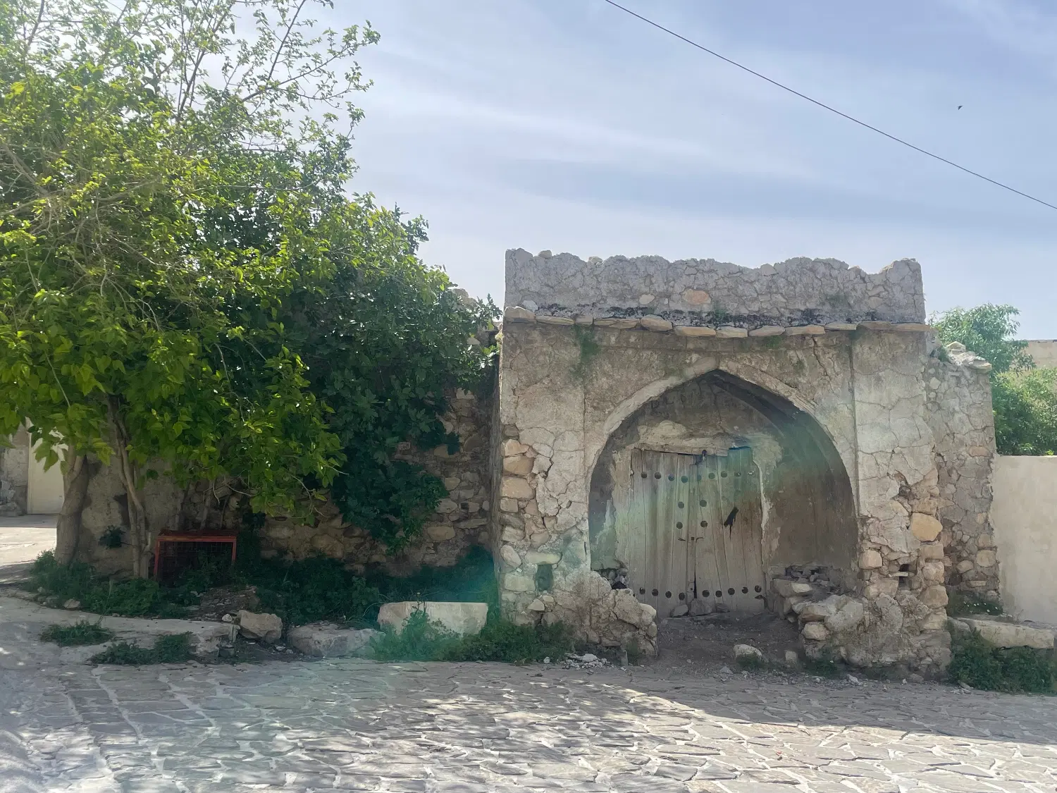 3 هزار متر زمین در محدوده باغ اسپس قلات