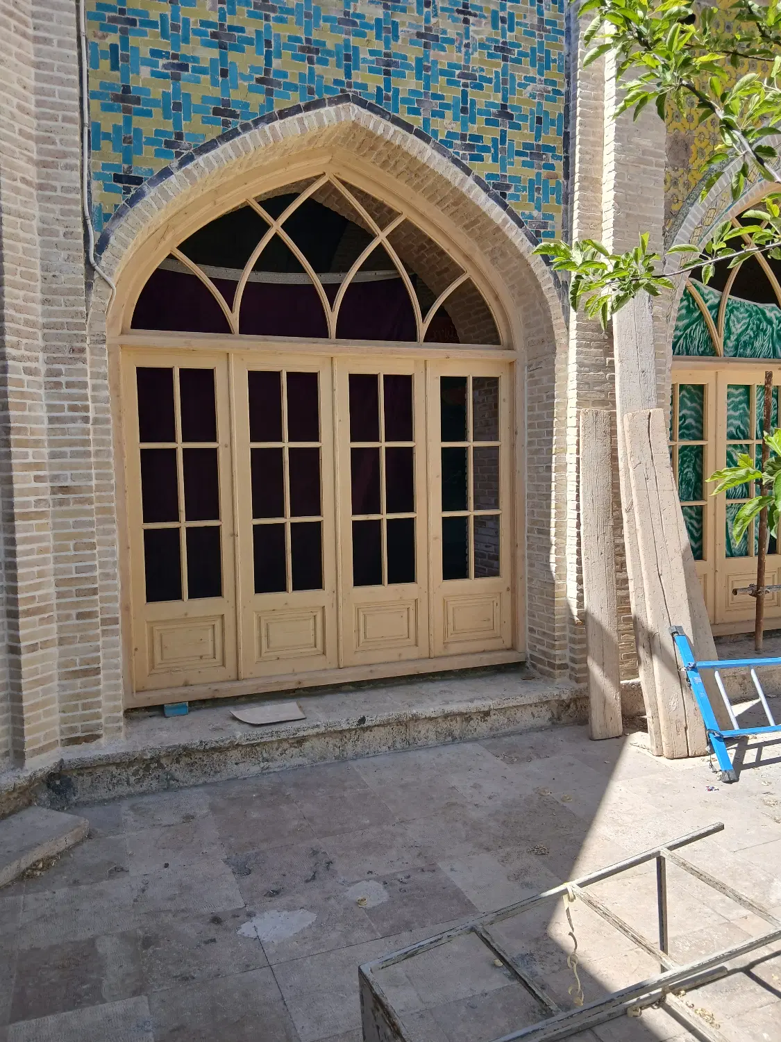 اجاره زیر همکف تجاری سایت کارگاهی
