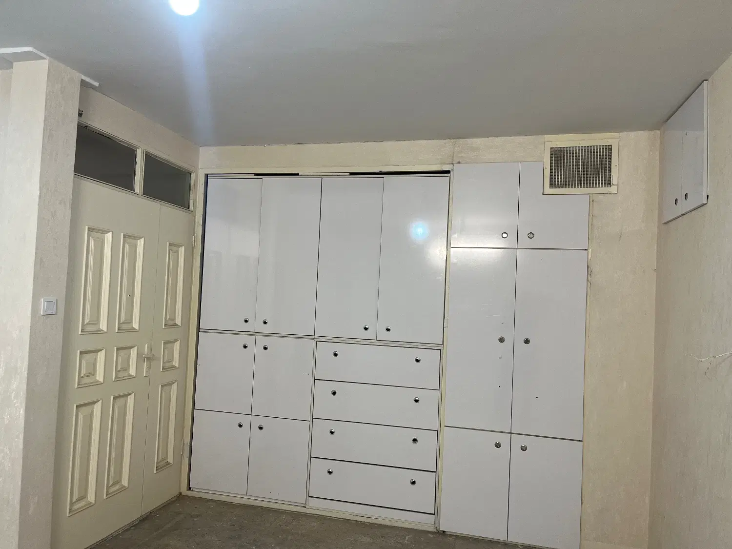 آپارتمان تک واحدی تمیز ۵۴ متری