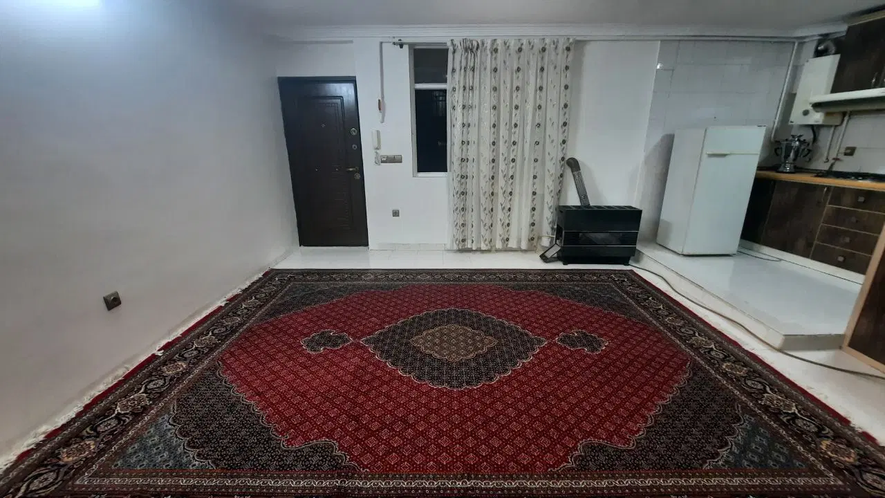 واحد ۶۰ متری حیاط دار