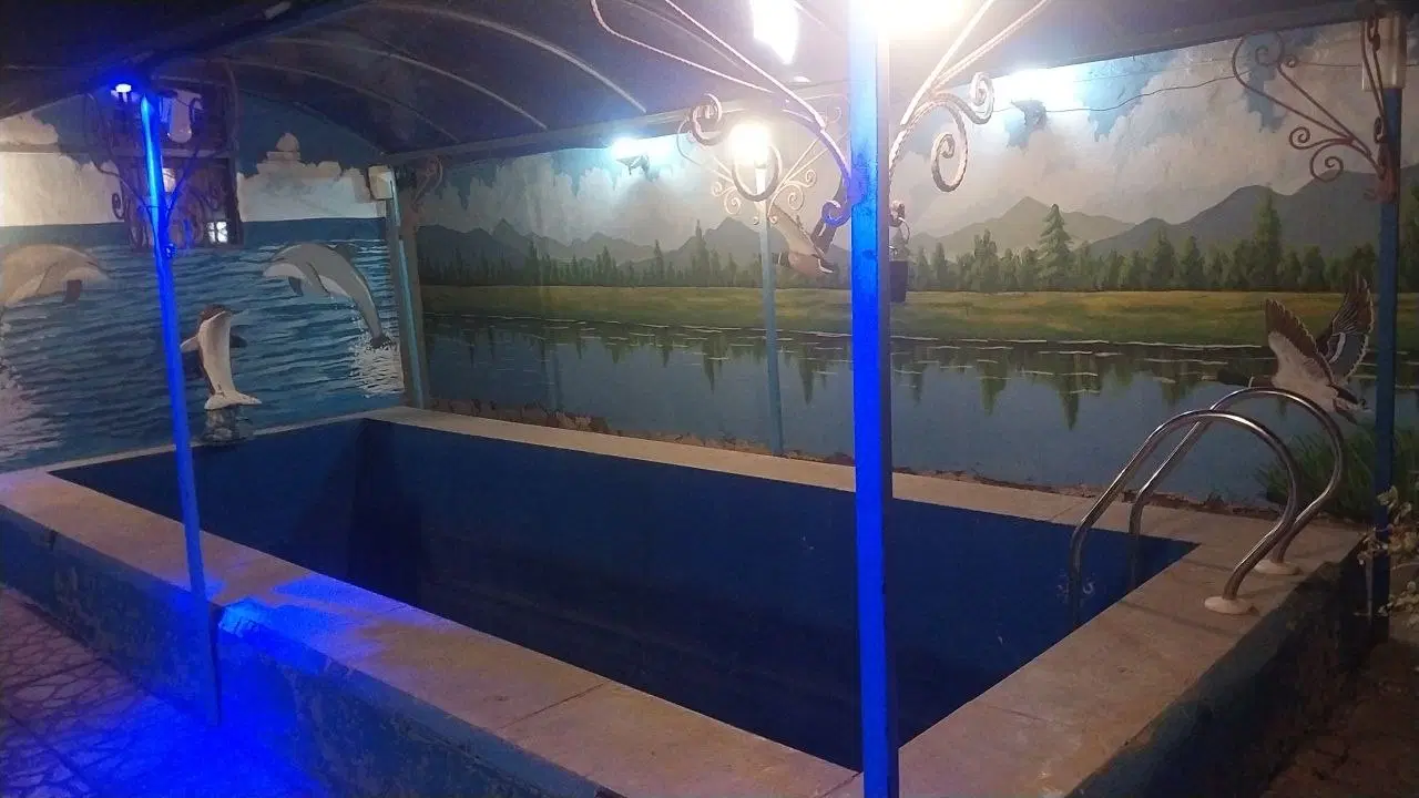 باغ چهار دیواری ۷۰۰متری