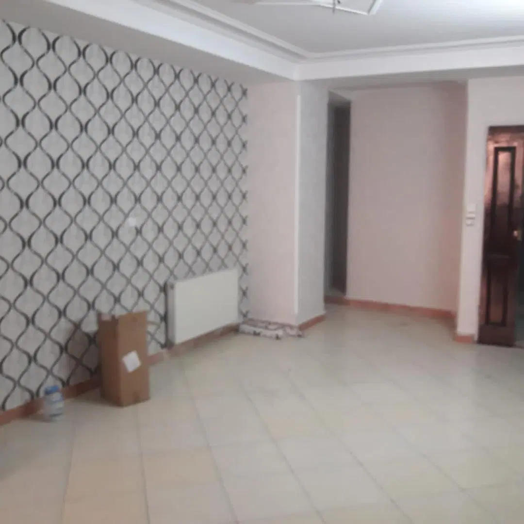 فروش تاپ لوکیشن اداری ۷۷ متر  سند دار