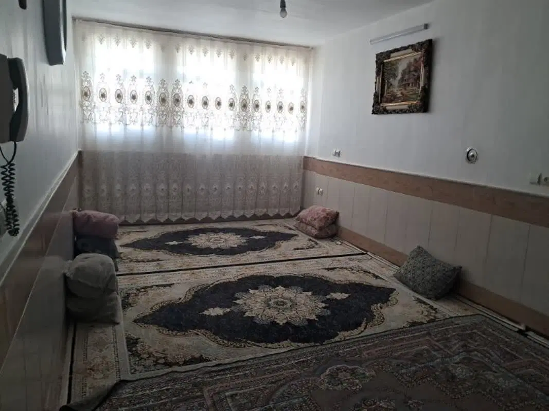 خانه ویلایی با مغازه
