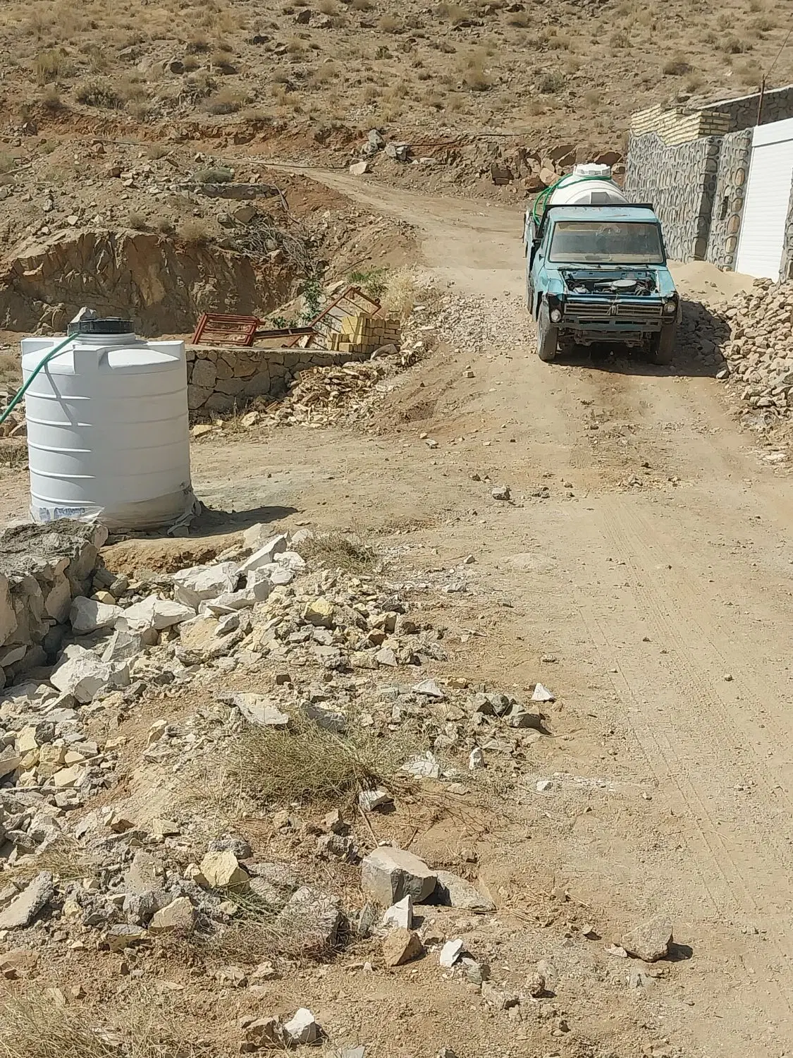 زمین بنادک سادات