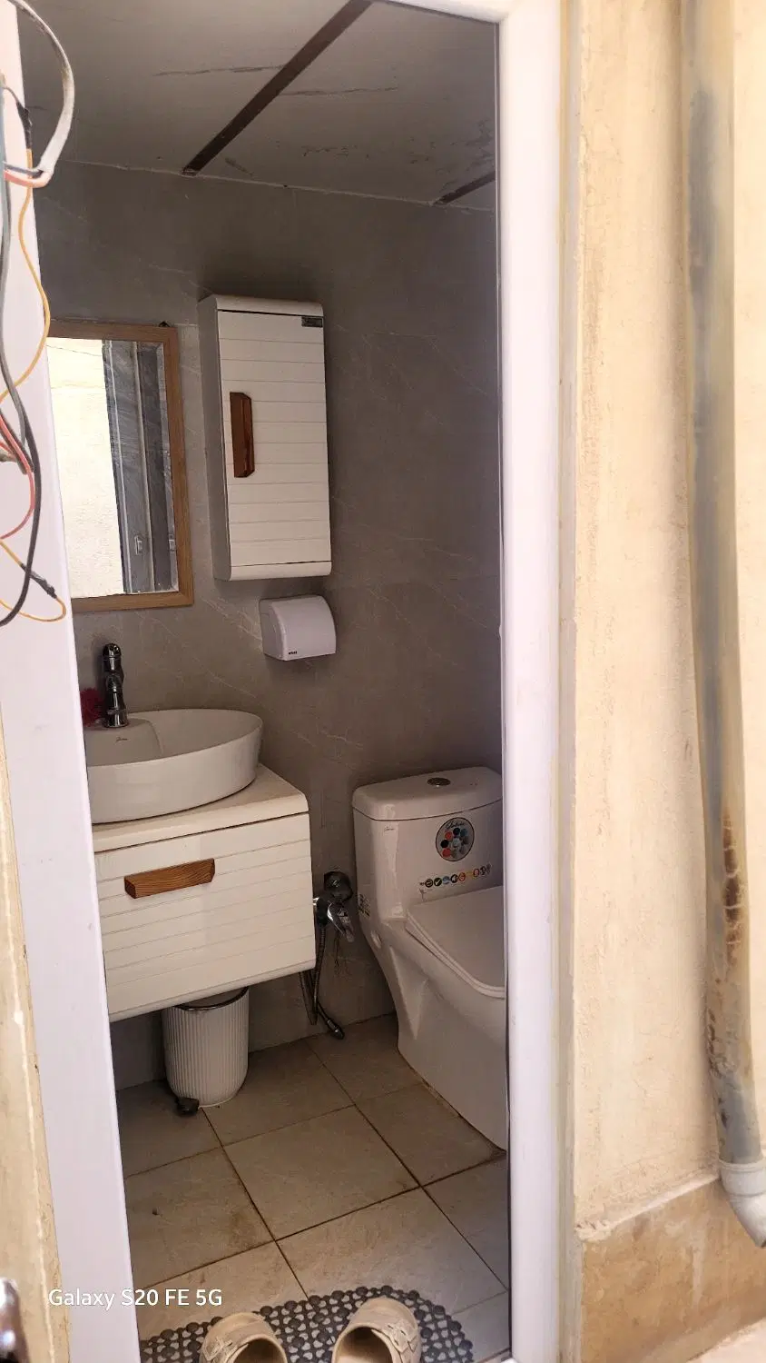 خانه دوطبقه پشت قواره