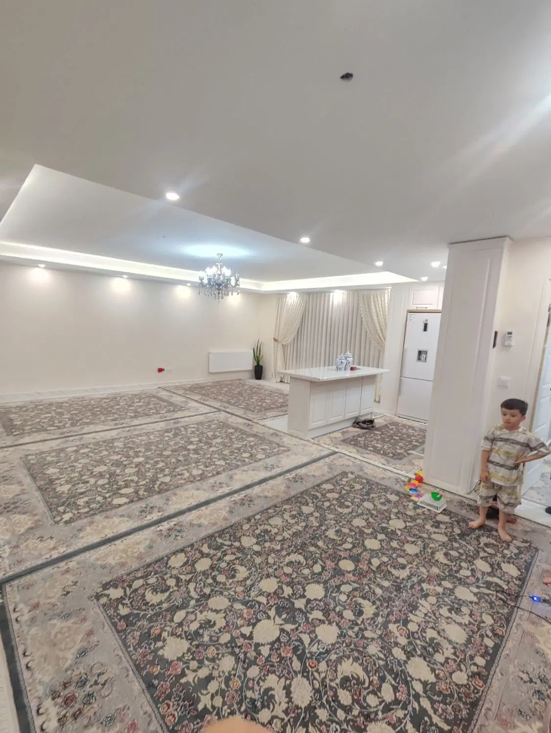 ۱۰۰متر ۲خوابه نوساز فول امکانات خیابان قدمی