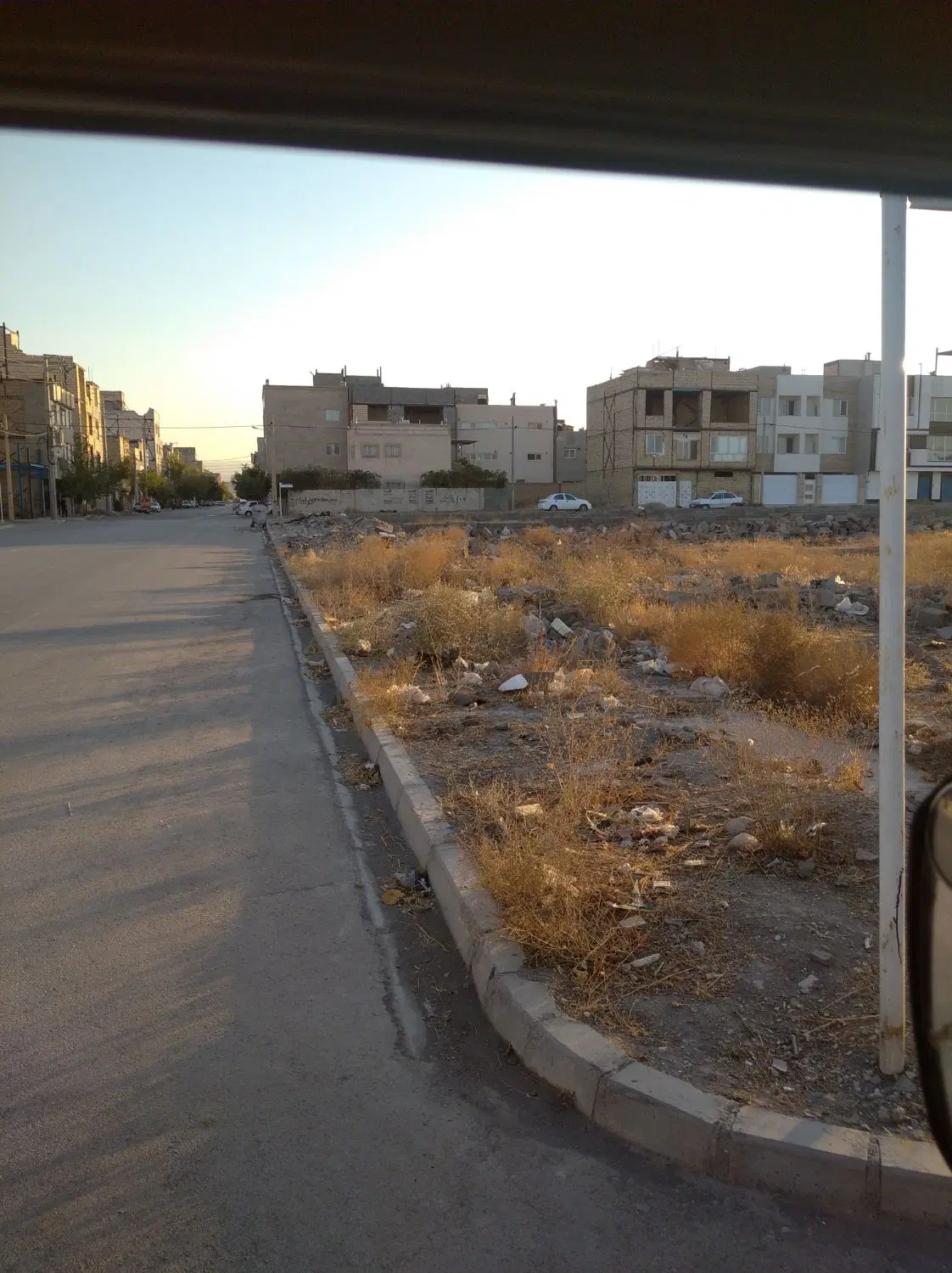 چاهشک زمین حاشیه ۲۰متری