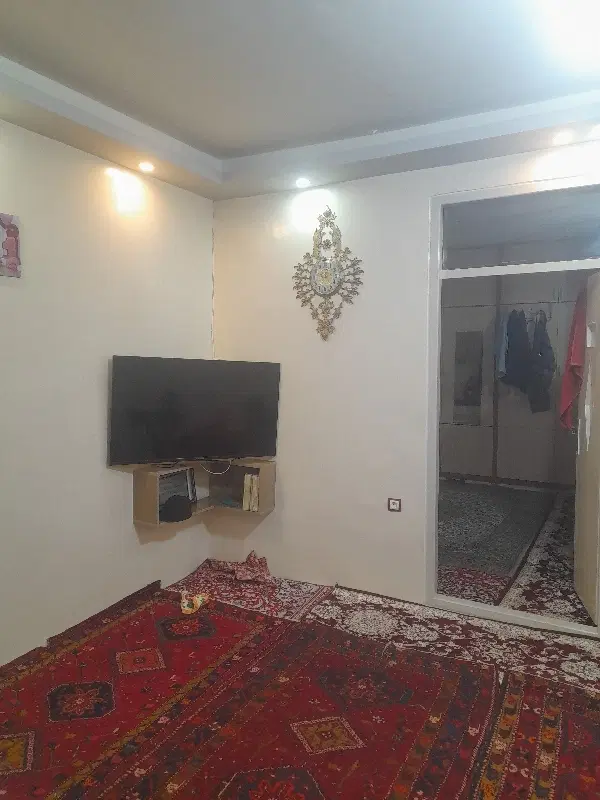 فروش ساختمان ۲ طبقه دربست با حیاط در اول ارم