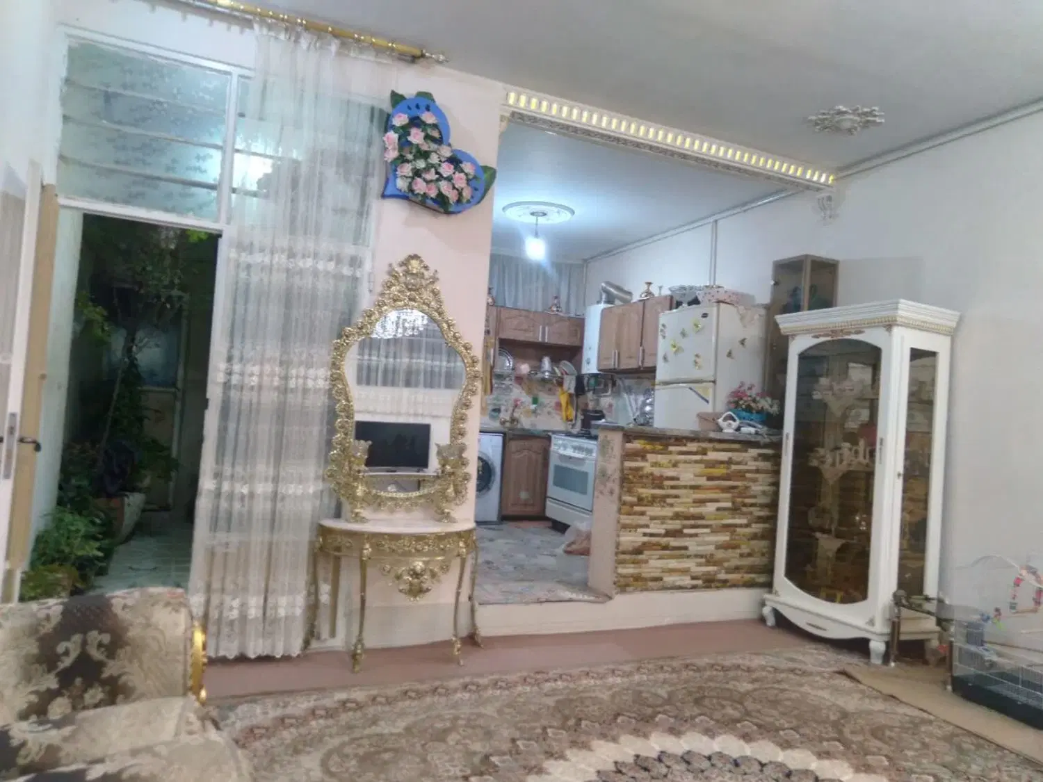 ملک ۱۰۰متری