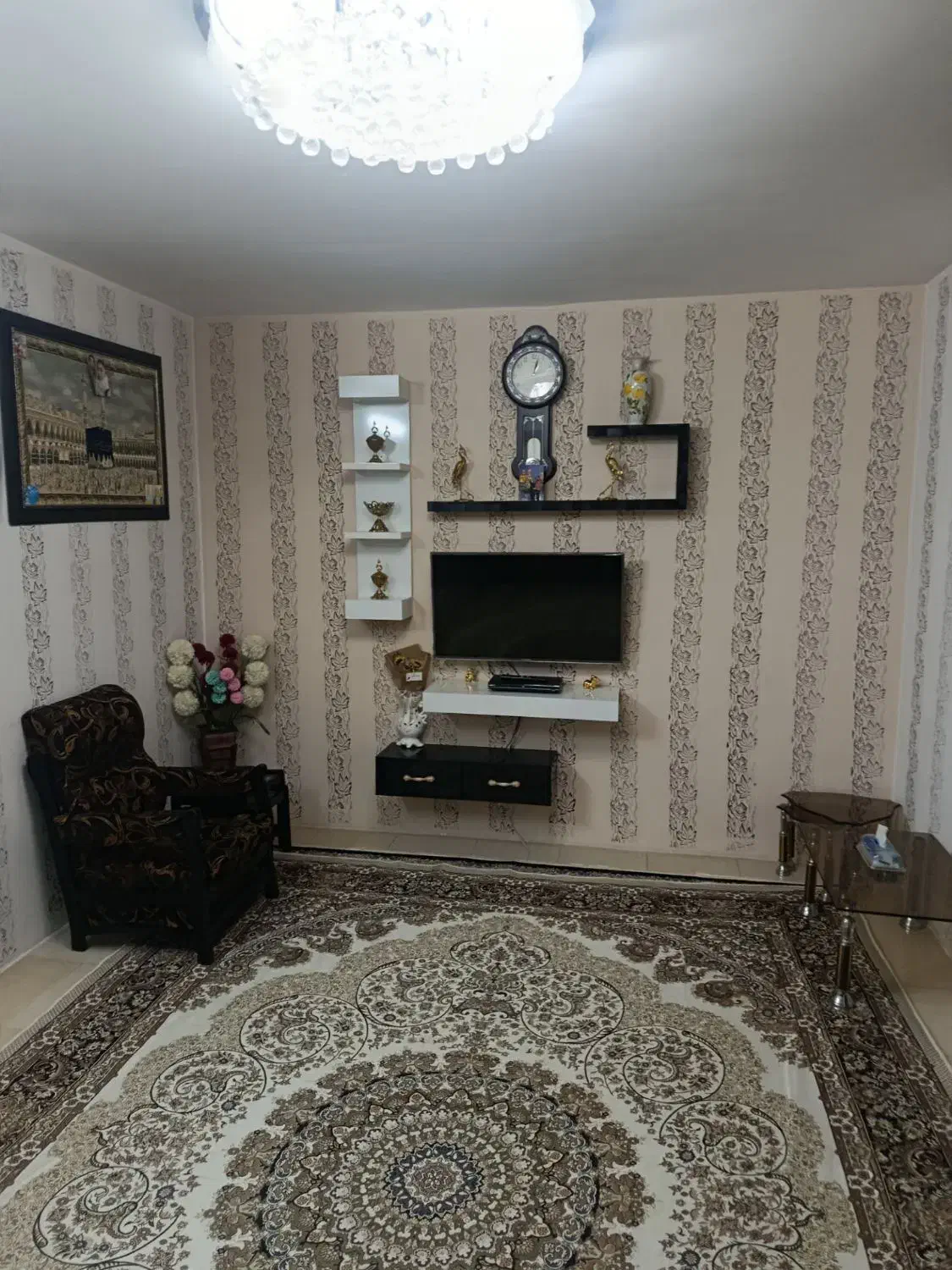 خانه در مهرگان