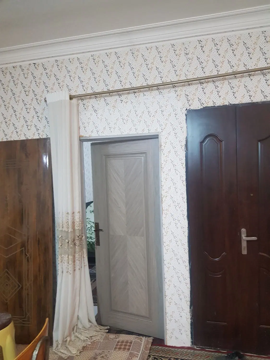واحد ۹۰متری،مغازه دار