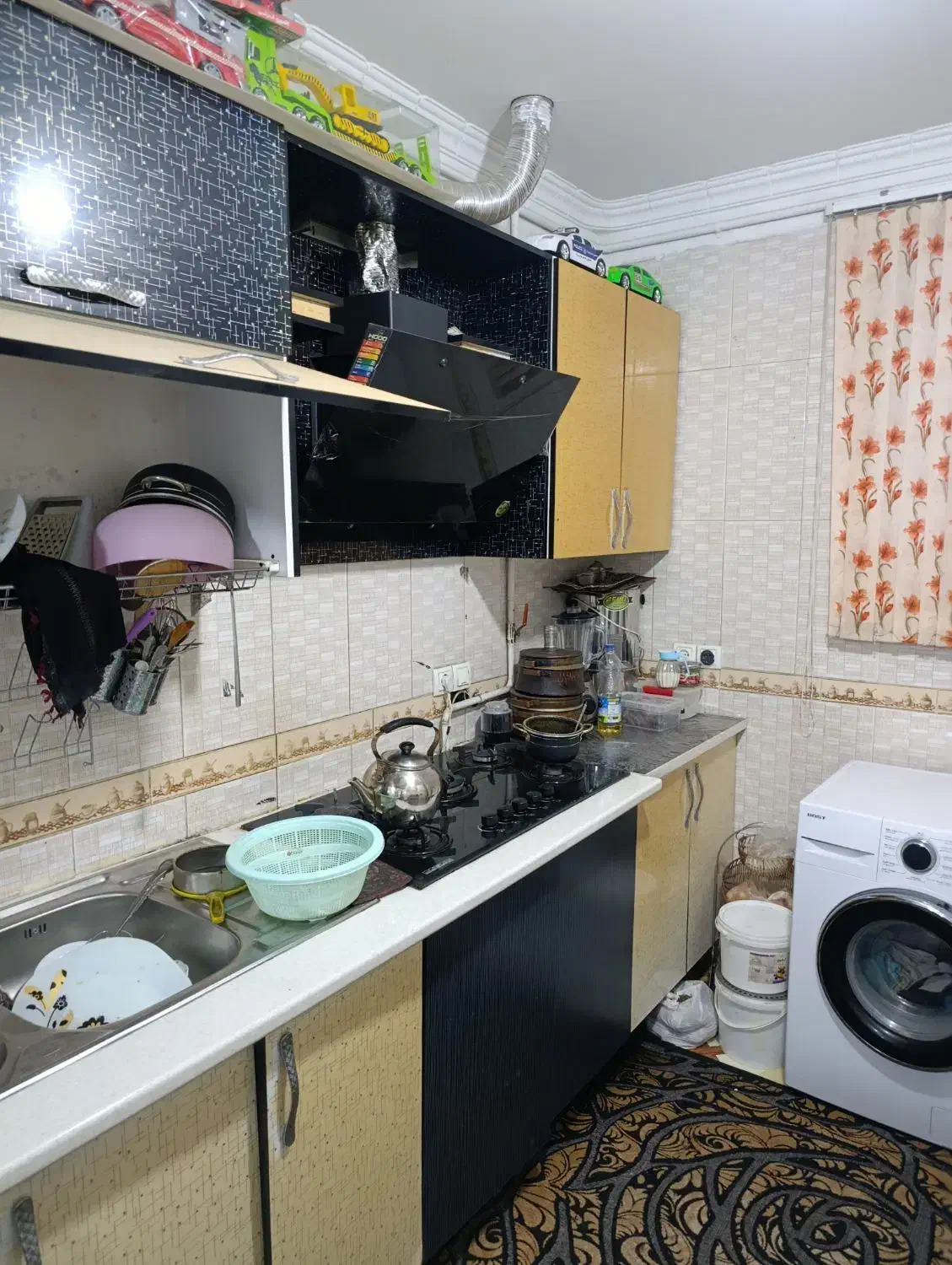 خانه اجاره ای سرسبیل دستغیب 58 طبقه بالا