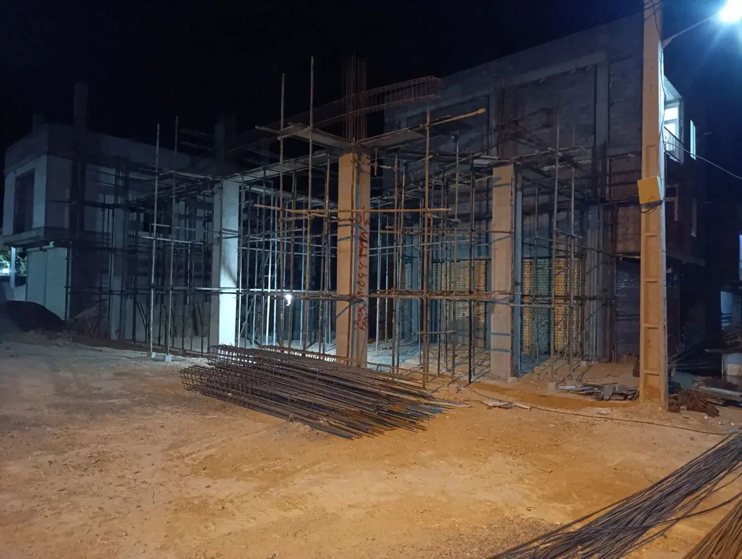 ساختمان اسکلت بتونی