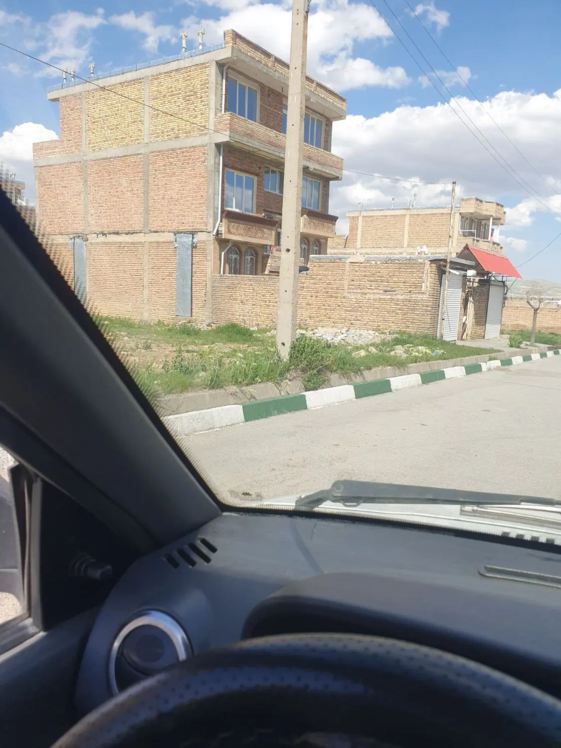 250 متر زمین سند ششدانگ خیابان ۱۶ متر