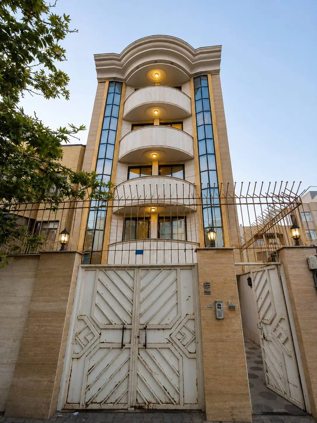 آپارتمان حاشیه مهران