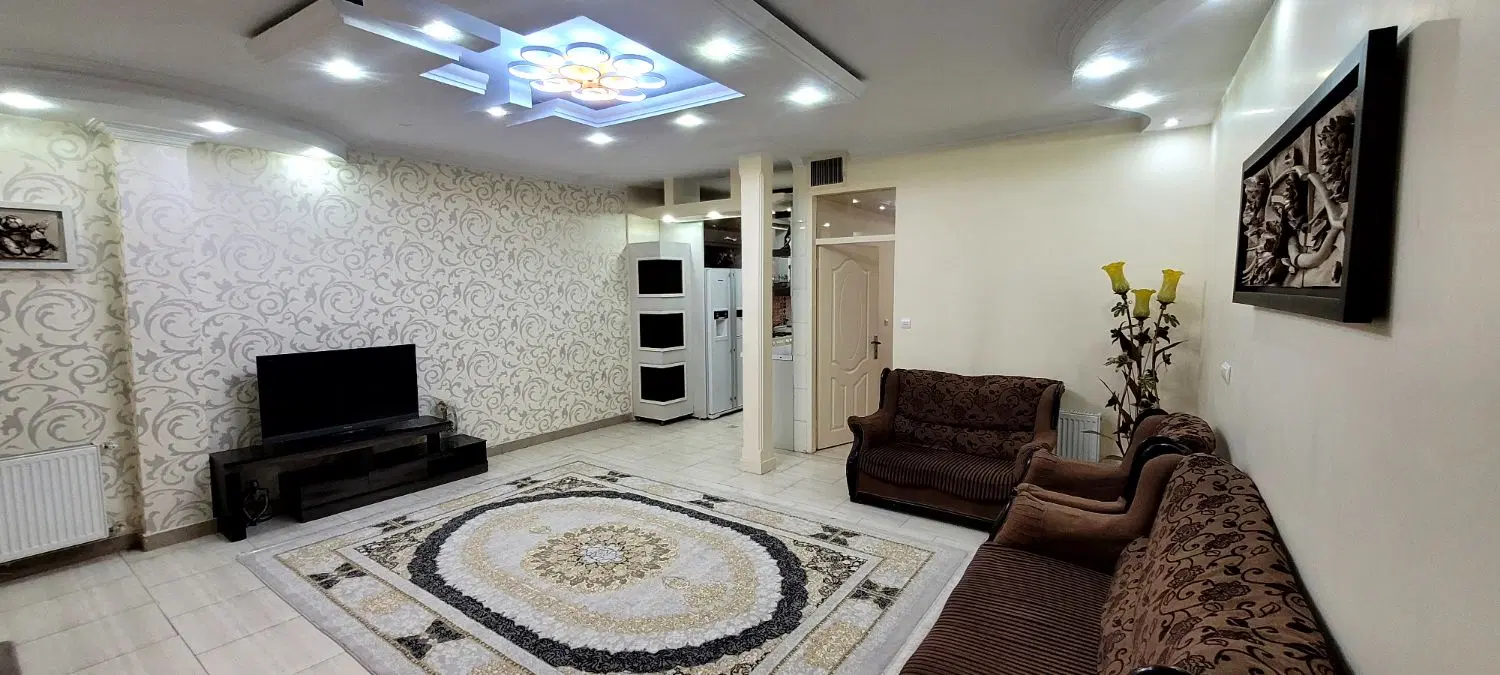 ۷۳متر تک واحد با ۳۰متر حیاط مشجر اختصاصی