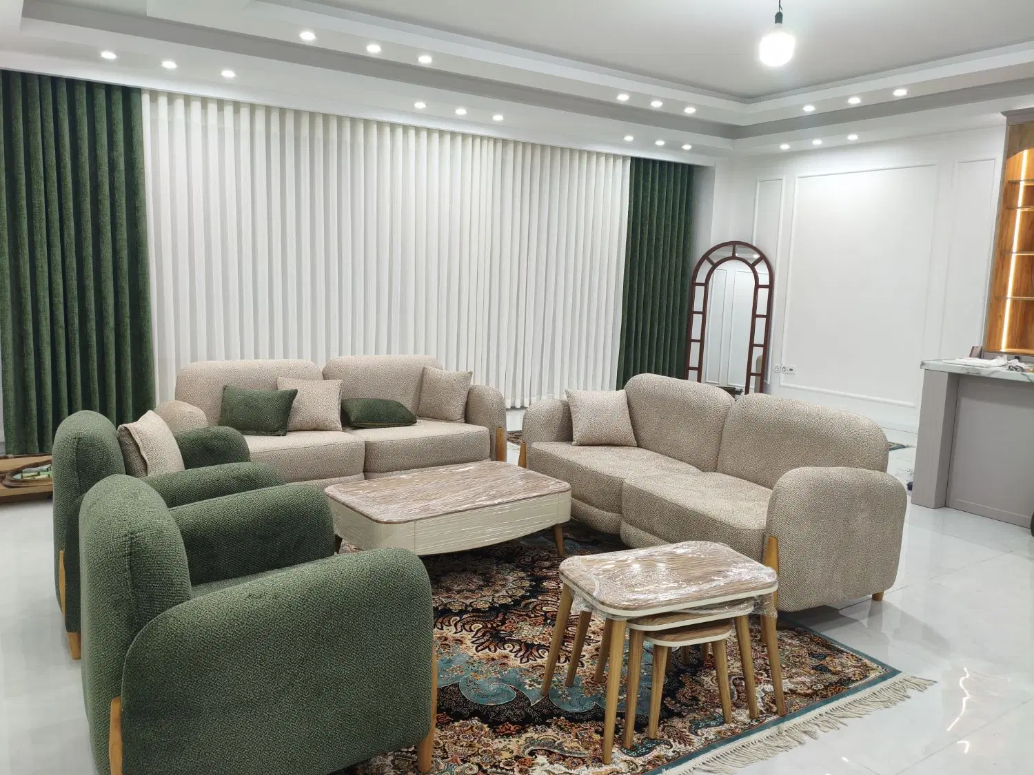 خانه ها از ۲۱۰۰تا۲۷۰۰ موجود است