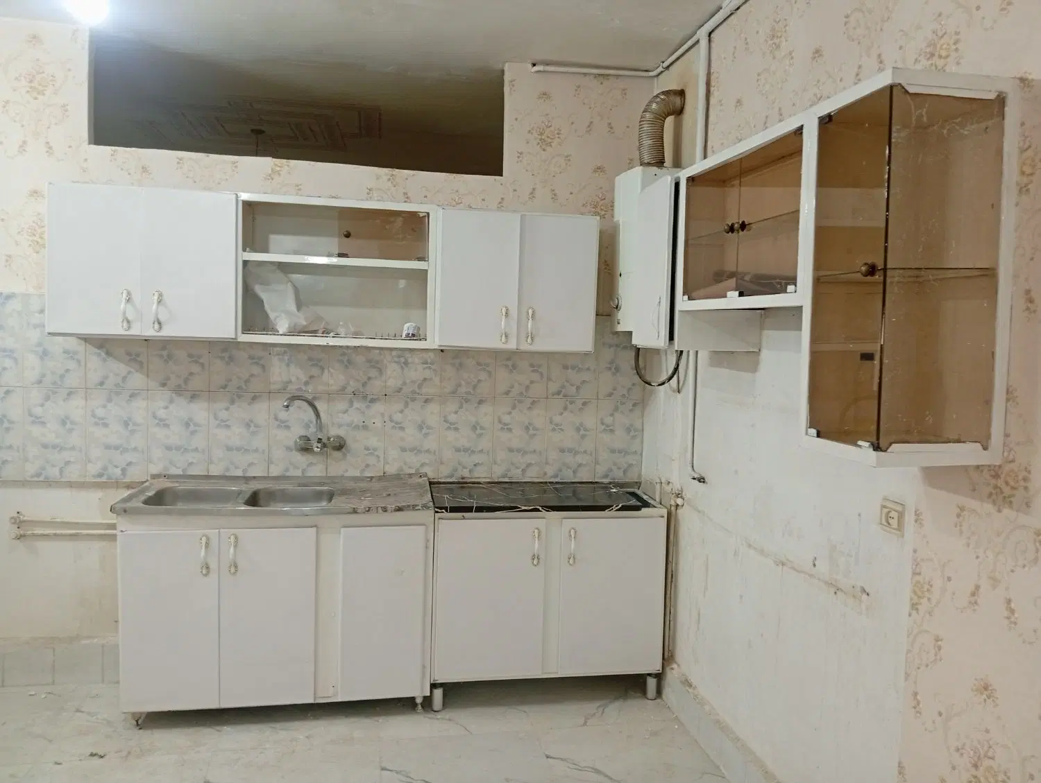 رهن و اجاره آپارتمان 70متری.همکف. نظام دوست 32