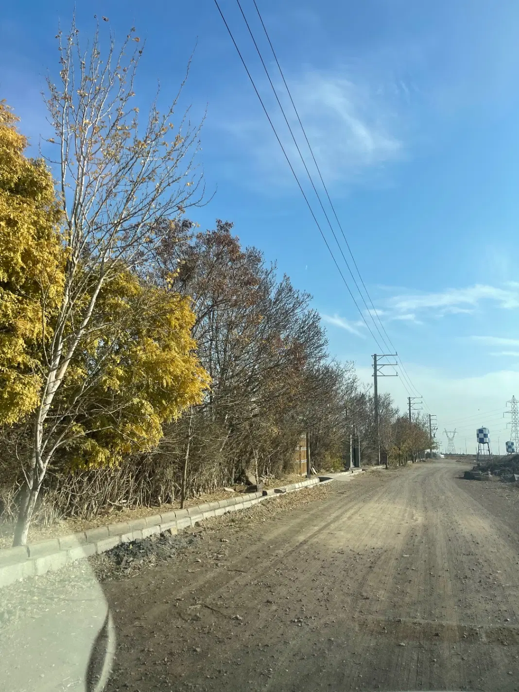 ۲۰۰متری و‌ ۳۰۰متری زمین‌باغی باغچه زمین ویلا