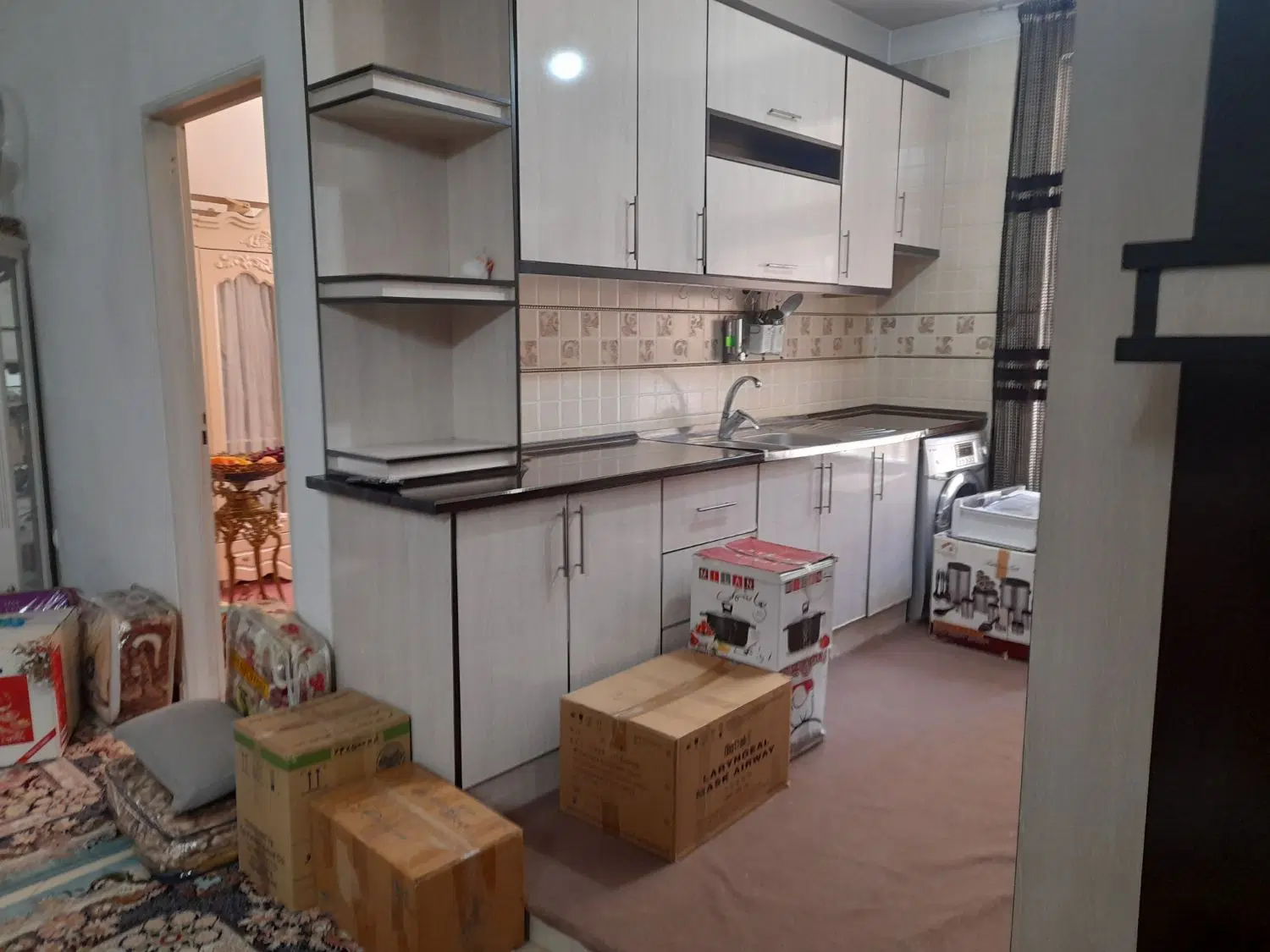واحد ۶۵ متری عبدل آباد