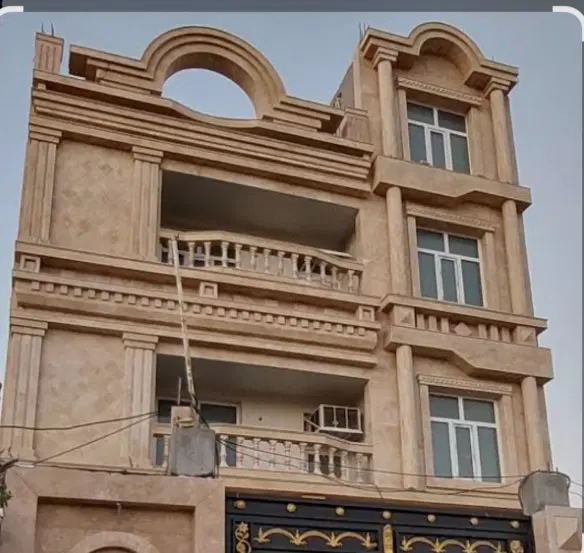 خانه ویلایی همکف با مغازه