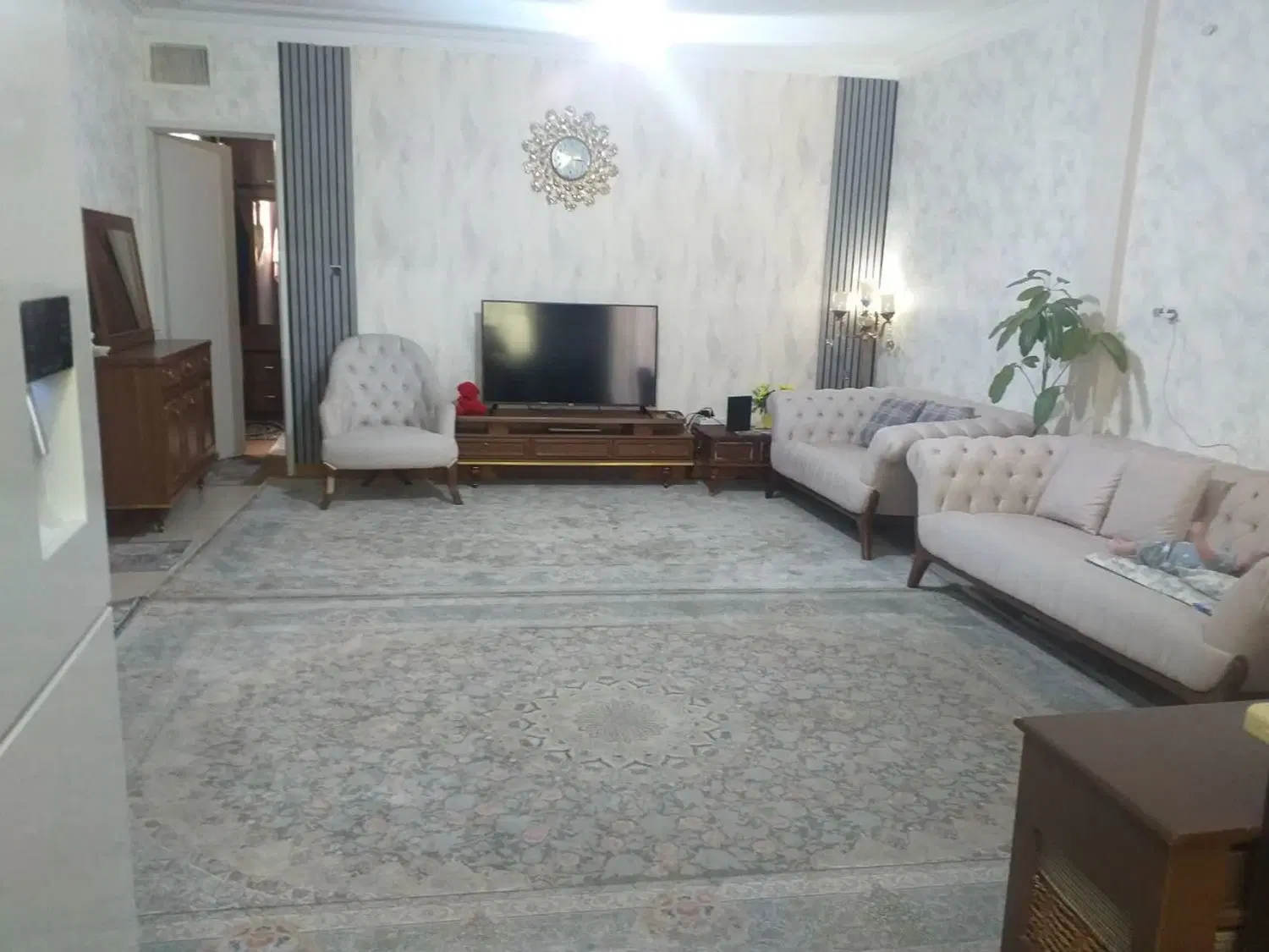 ۶۵ متر نقلی و غرق در آرامش  در قلب نقشینه