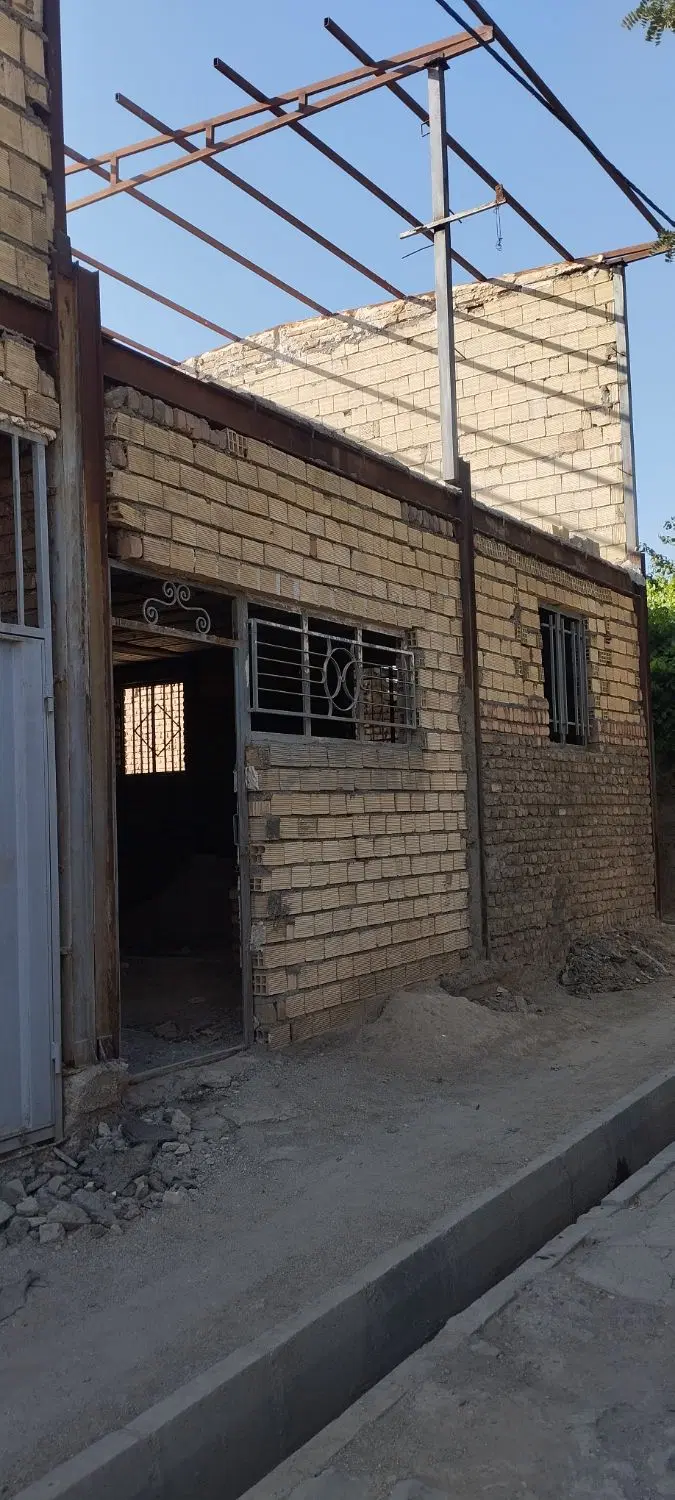 خانه نیمه کاره  دوطبقه