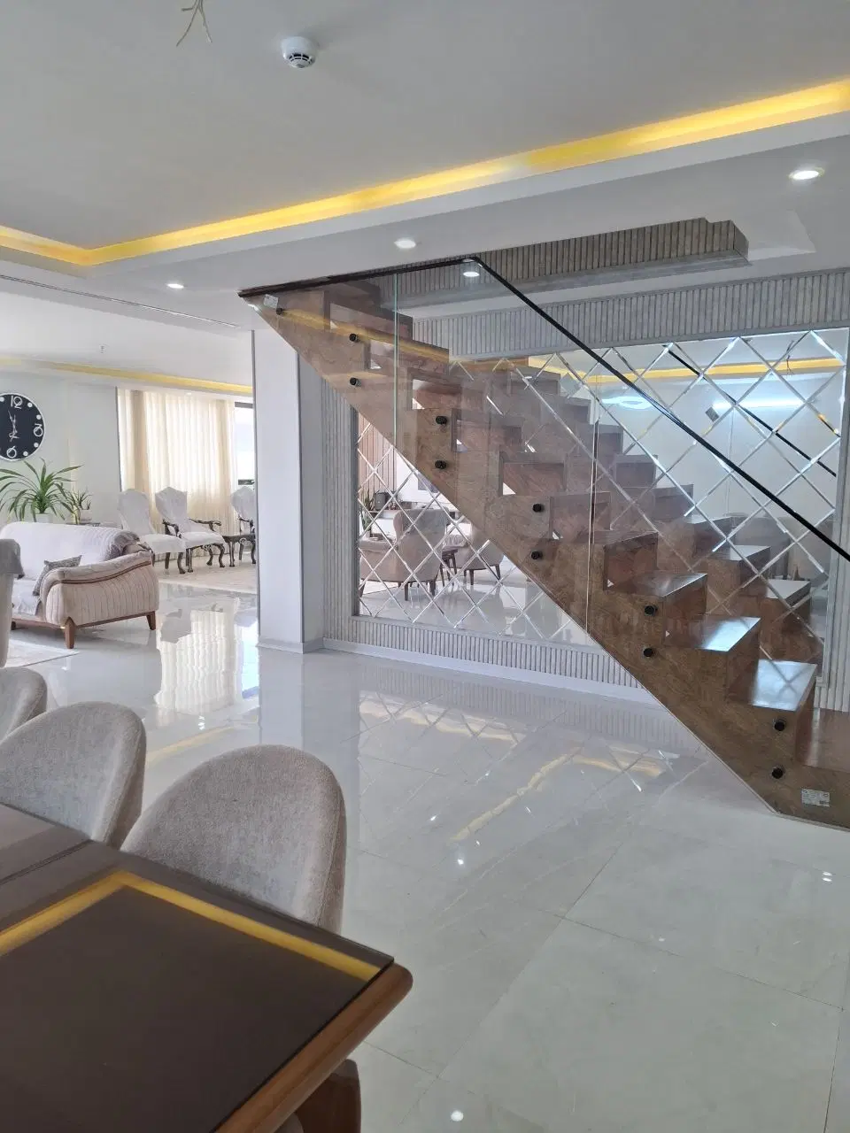 ۲۹۰ متر _۴خواب_ بهارخواب دار
